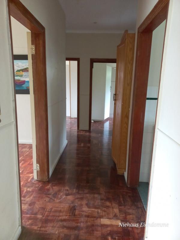 To Let 3 Bedroom Property for Rent in Golden Acre Western Cape